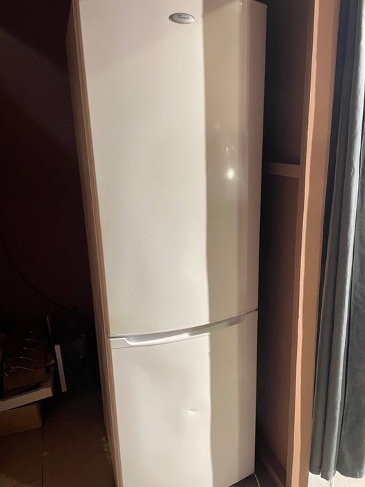 Продам холодильник Whirpool