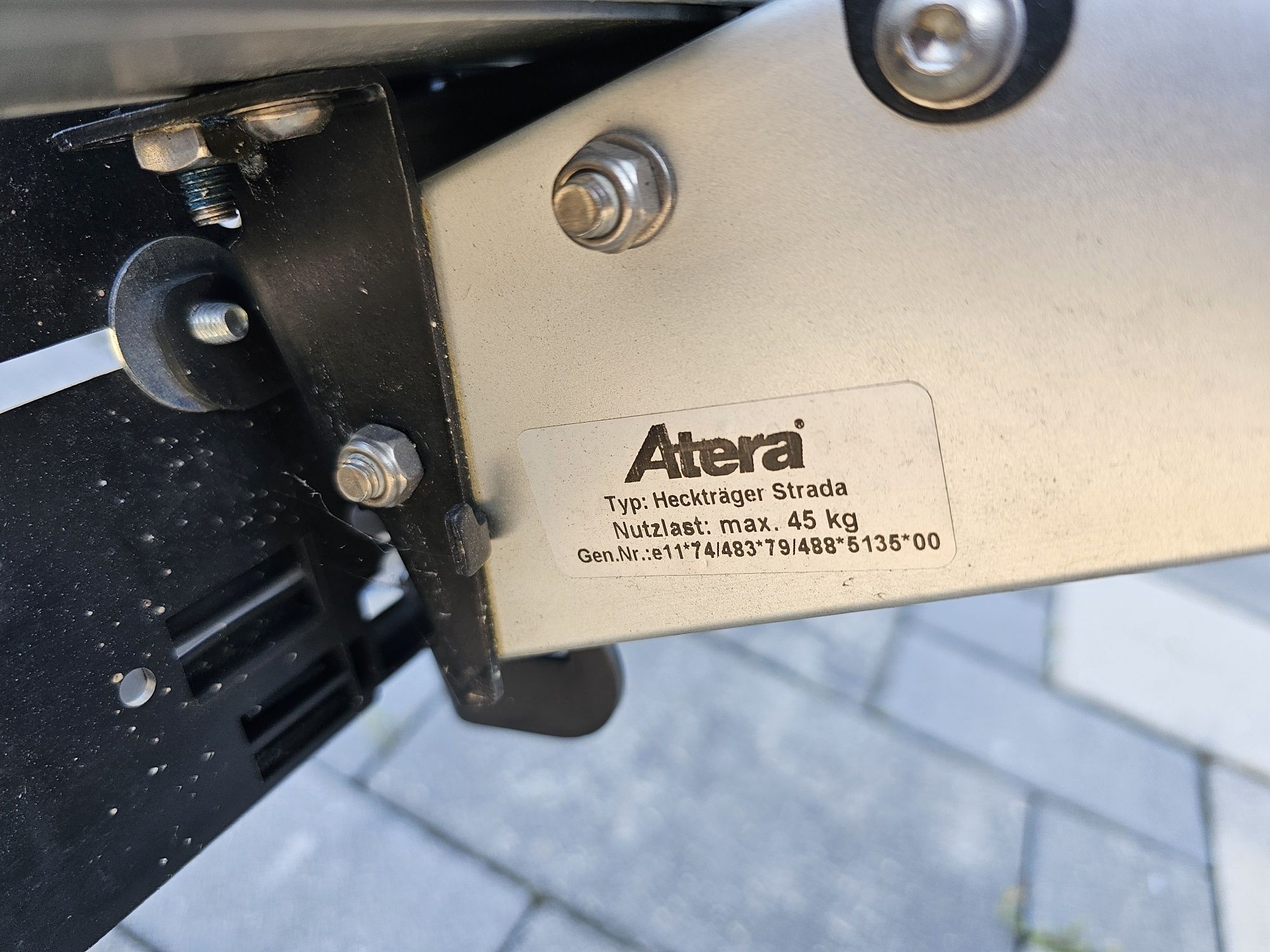 Atera Strada na 4 rowery