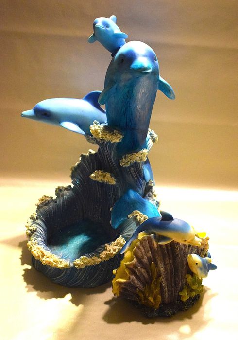 Delfiny - duża figurka z żywicy ,wysokość 31 cm plus skarbonka