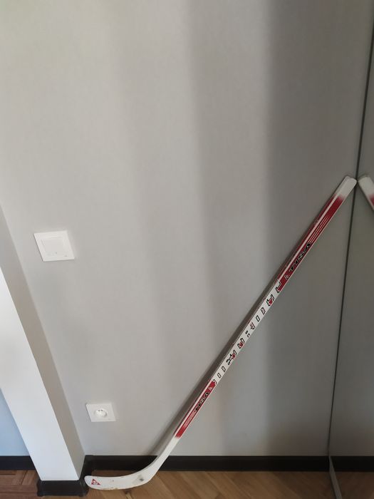 Клюшка хоккейная