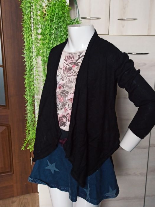 Sg Czarny sweterek 128 dla dziewczynki narzutka 128