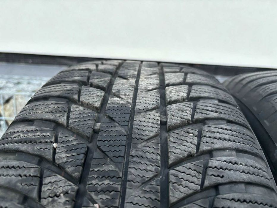 Зимові шини Bridgestone BLIZZAK LM 001 245/50 R18 з дисками bmw