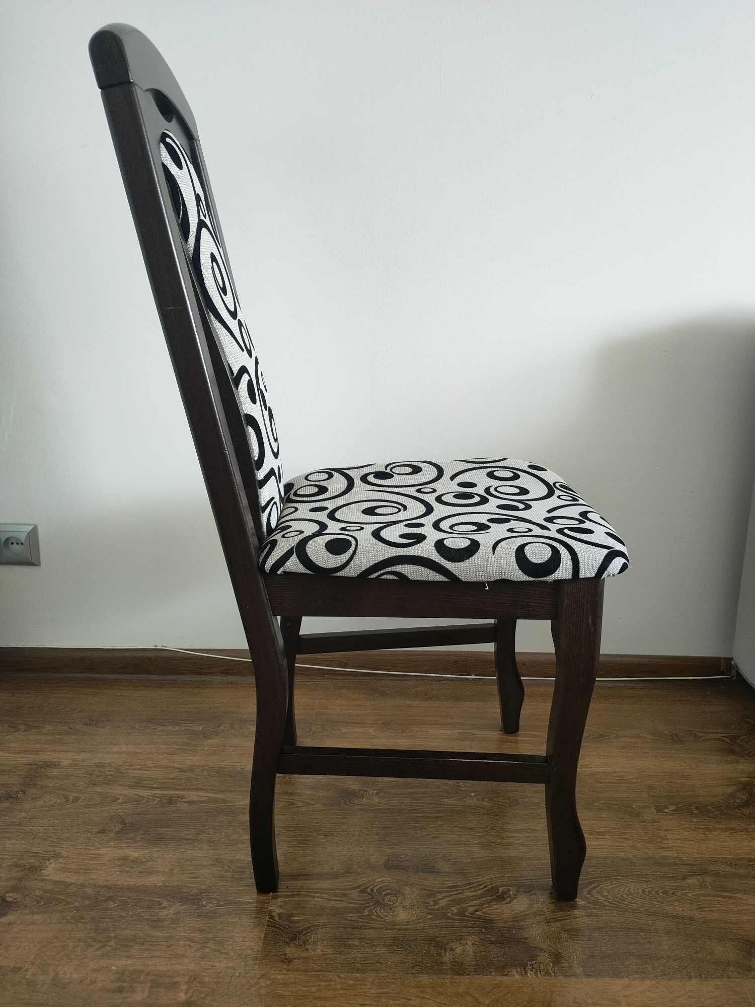 Stół + 6 krzeseł. 160x90 ( rozkładany)
