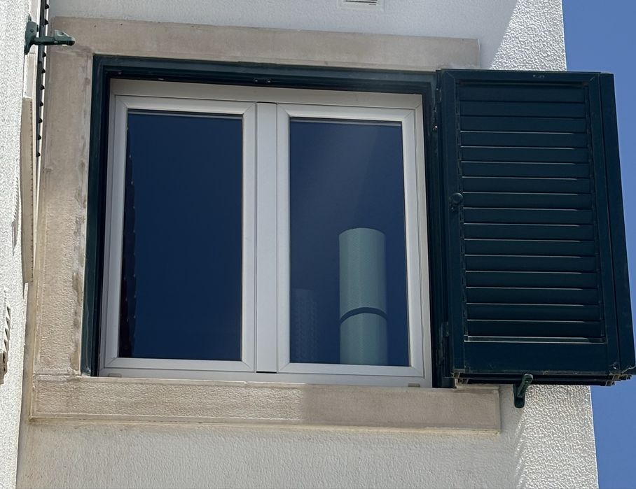 Portada e janela dupla oscilo-batente