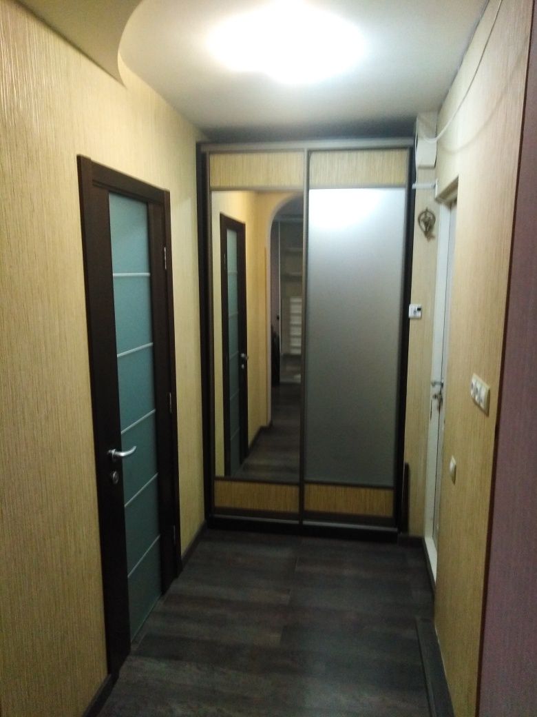 Продам свою 1-комнатную квартиру возле метро Научная