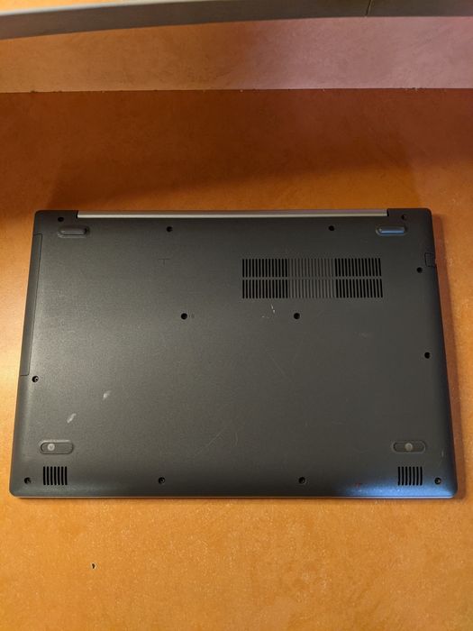 Lenovo 15.6 Хороший стан/AMD A4/Radeon 530 2gb/RAM 8/Бат 2год/ HDD 500