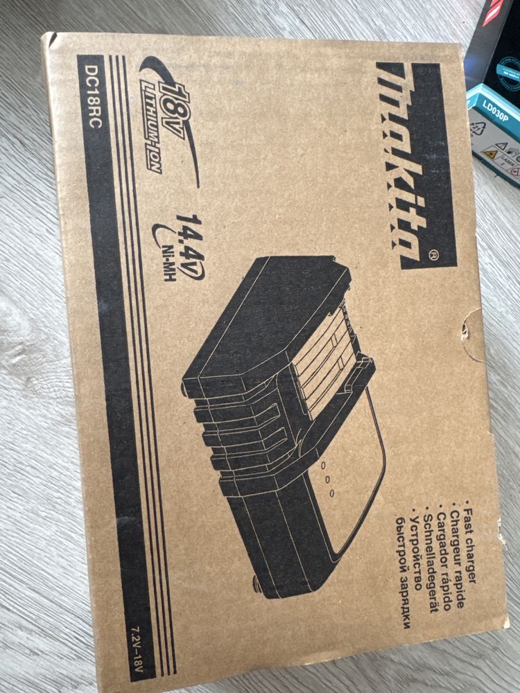 Ładowarka akumulatorów Li-ion MAKITA DC18RC 14.4V - 18V