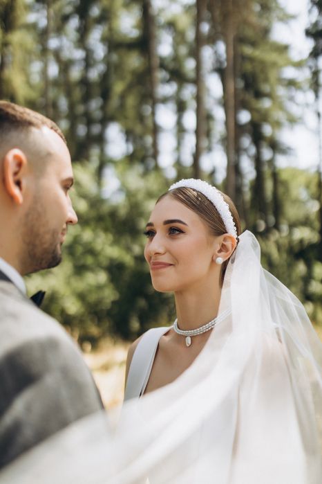 Обруч з прозорими намистинами ручна робота