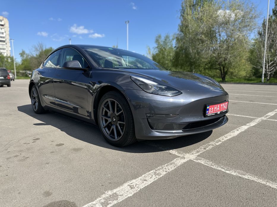 Продам Tesla model 3