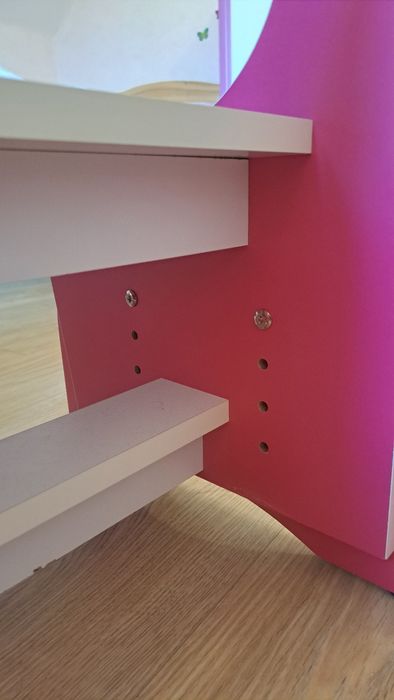 Дитяча парта.З регулюванням.