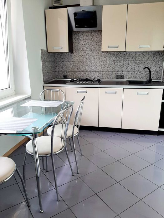 Duże M2 38m, centrum,bez prowizji !!, z balkonem, II p,do zamieszkania