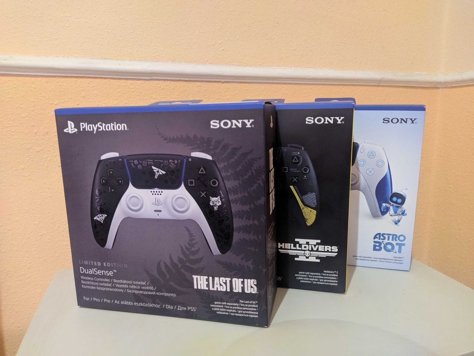 Playstation 5 dualsense Helldivers, Last of Us, Astro Bot