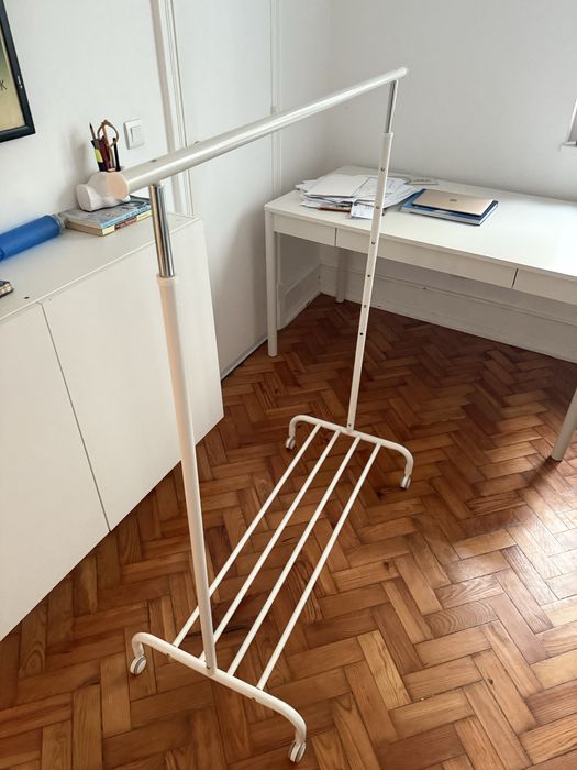 Suporte para roupa/ cabideiron