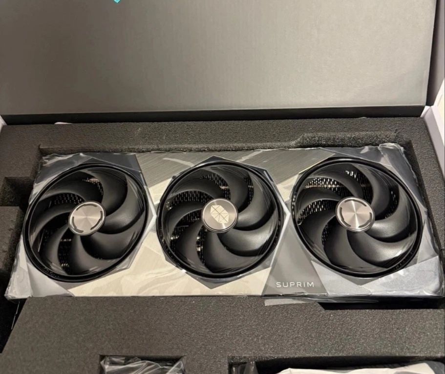 Karta graficzna MSI GeForce RTX 5090 Suprim SOC 32GB GDDR7