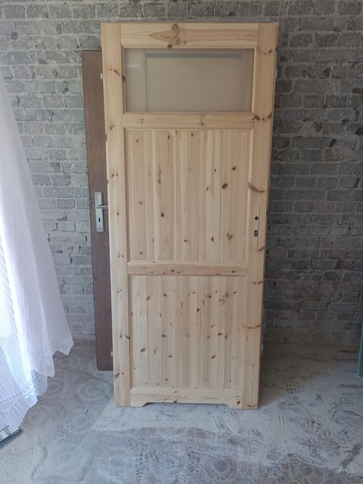 Drzwi sosnowe 80 prawe