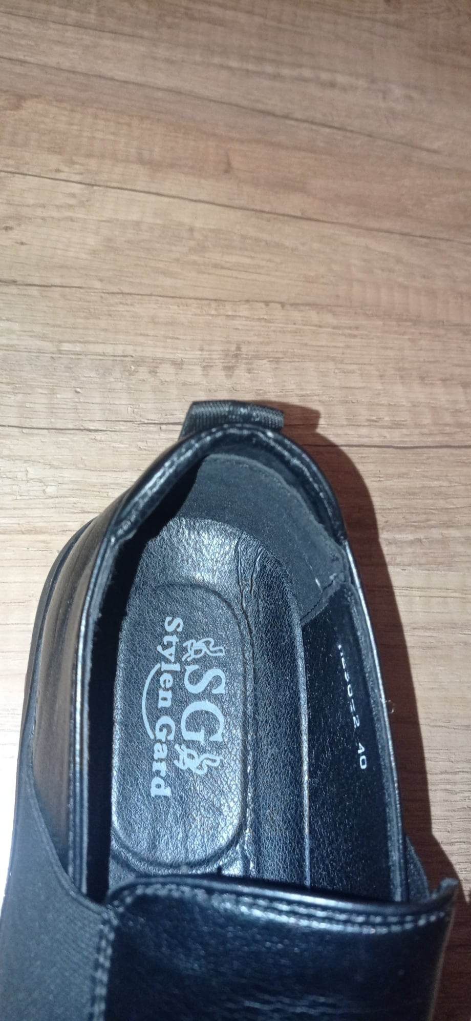 Туфлі чорні 40 розміру