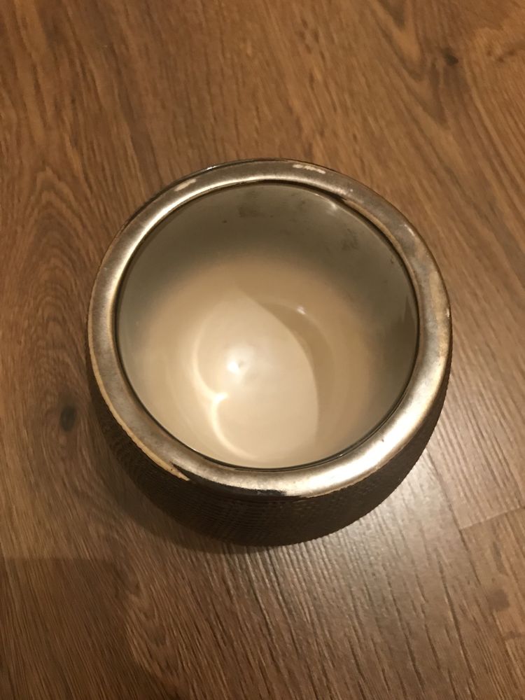 Ceramiczny pojemnik na szczotkę wc