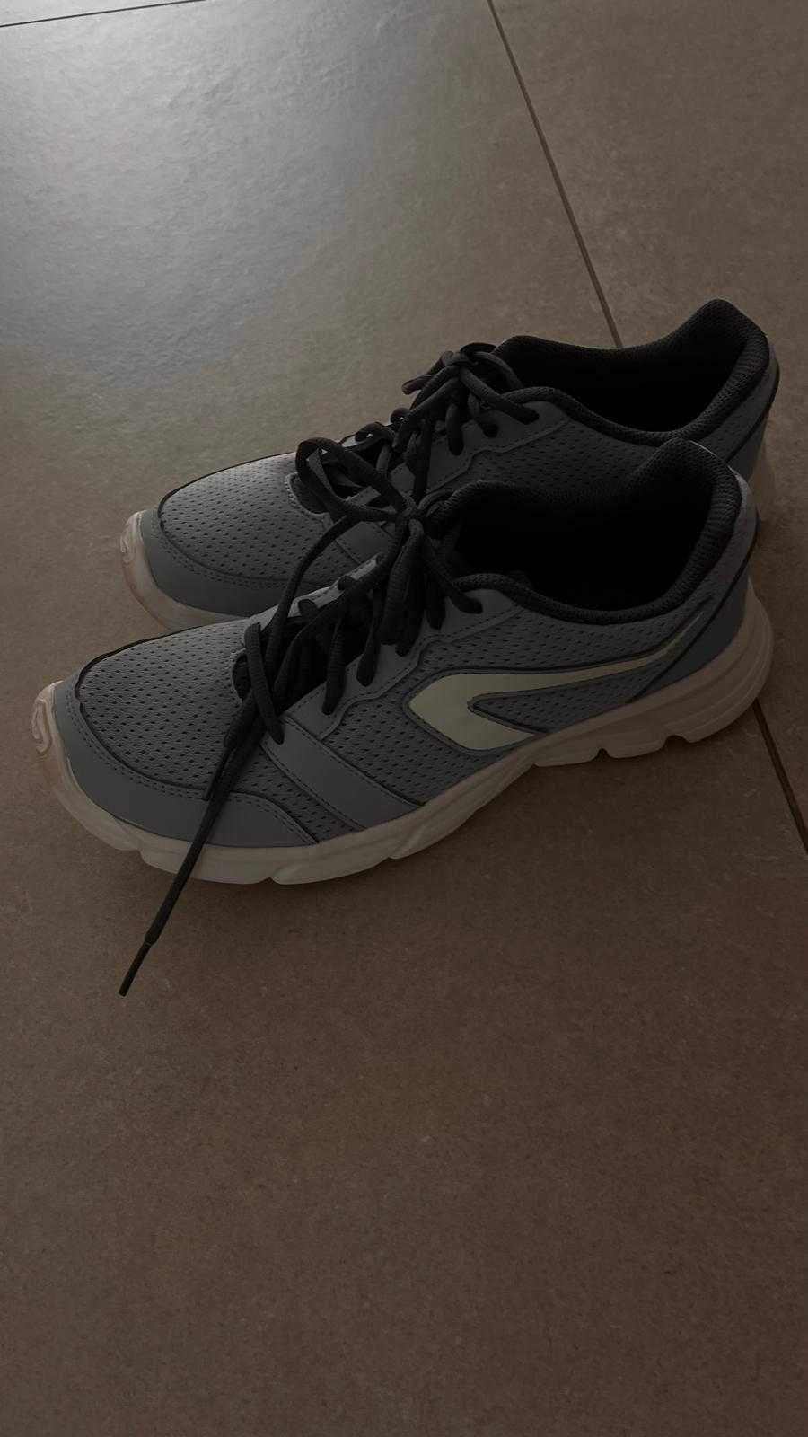 Buty sportowe  40 damskie