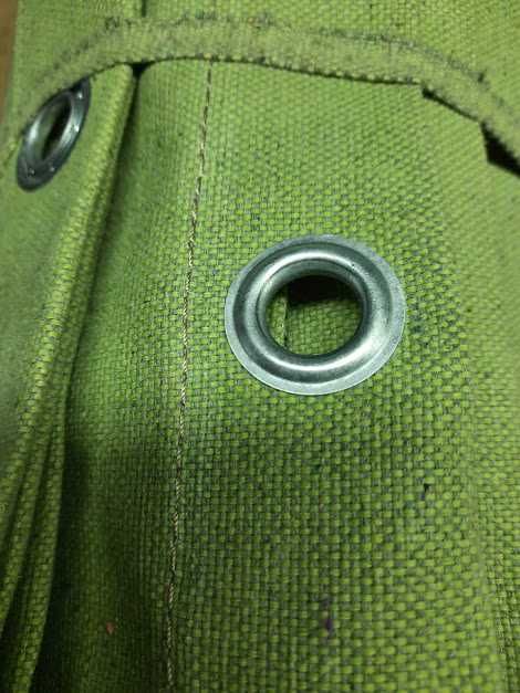 Гаражная штора из брезента с кольцами