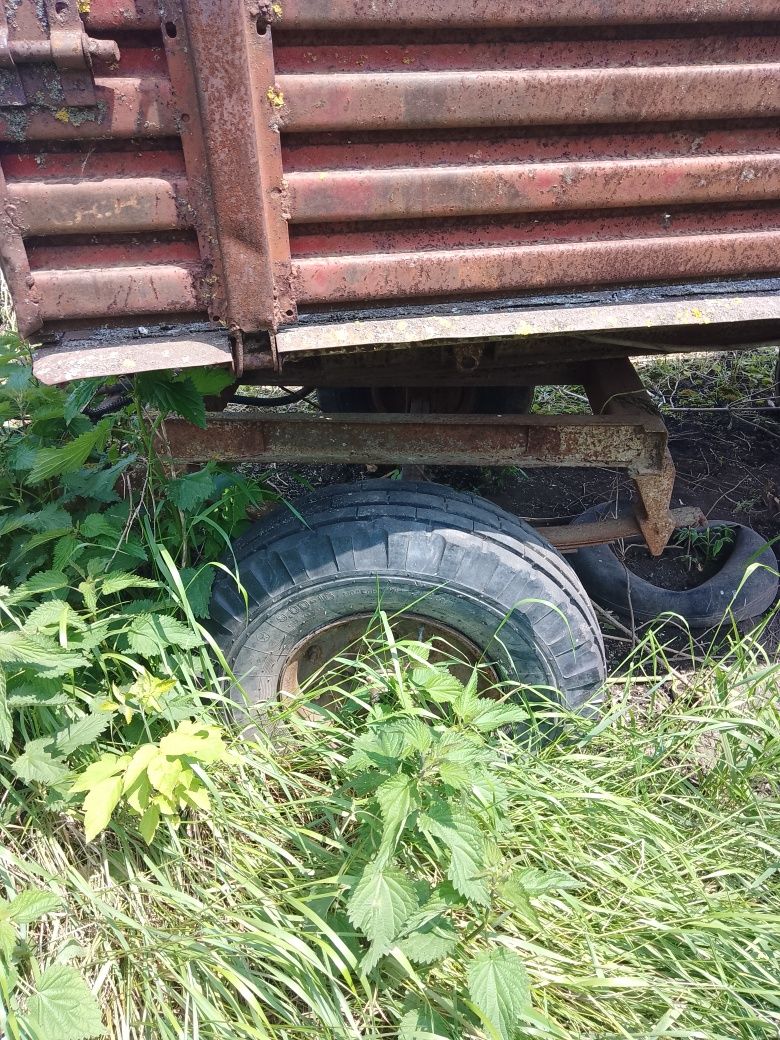 Причіп для трактора