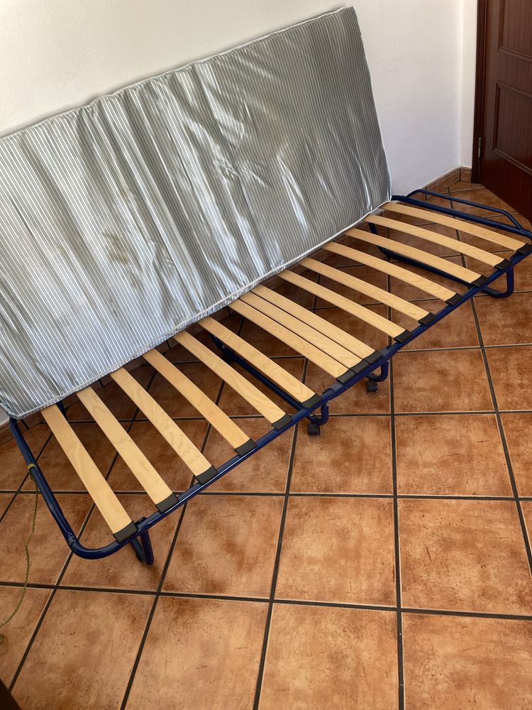 Divã (cama dobrável), solteiro