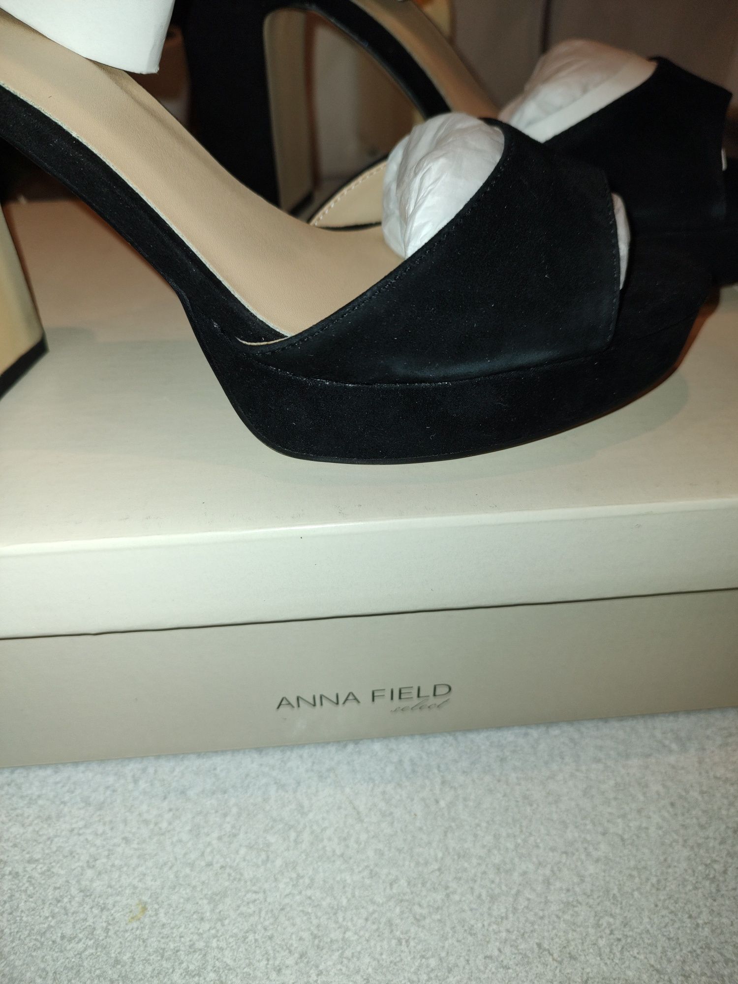 Buty firmy ,, Anna Field,, rozm.41