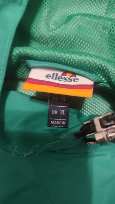 Продам ветровку ellesse