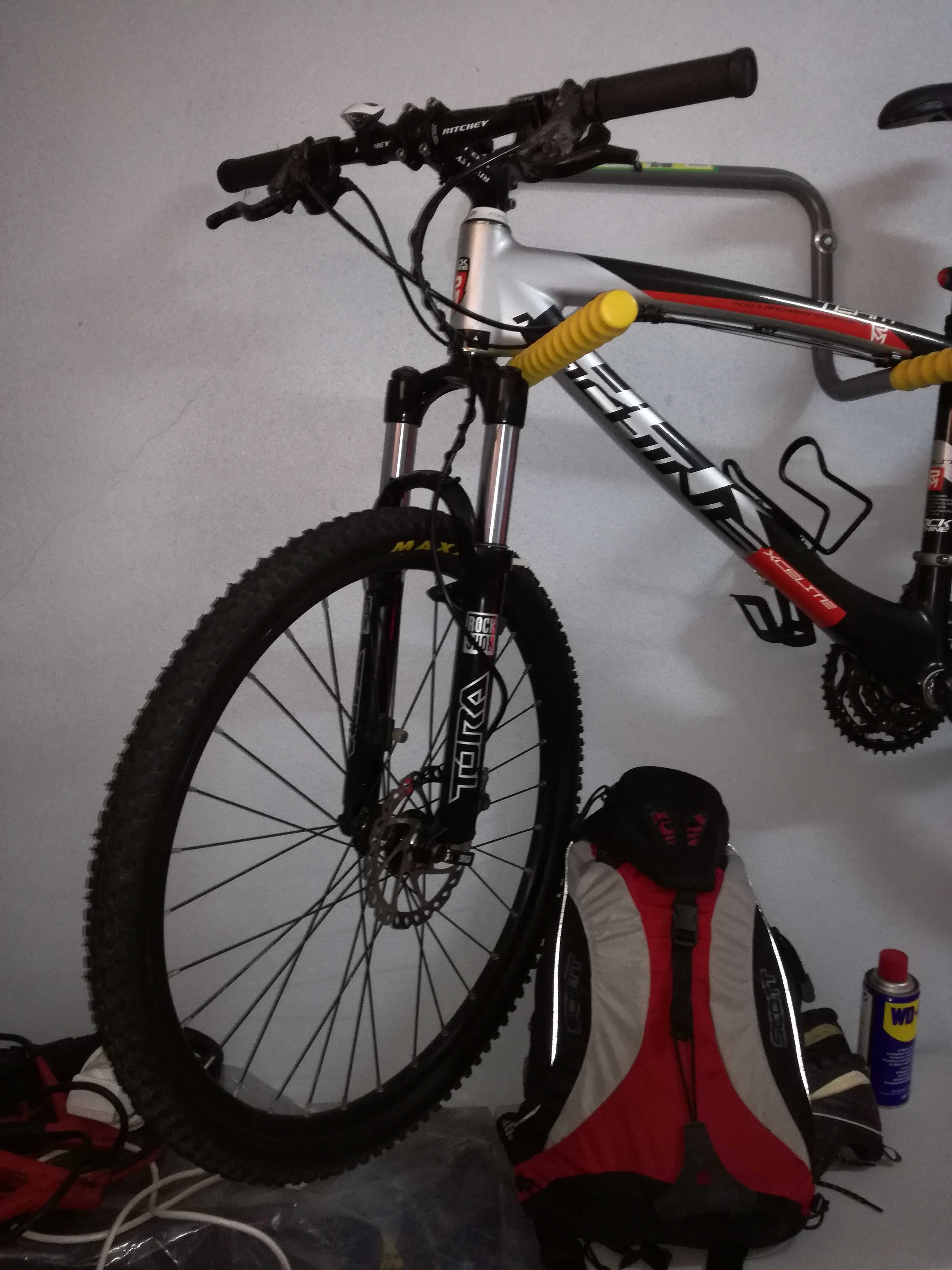 Bicicleta Rock Machine roda 26 Carbono XC Elite