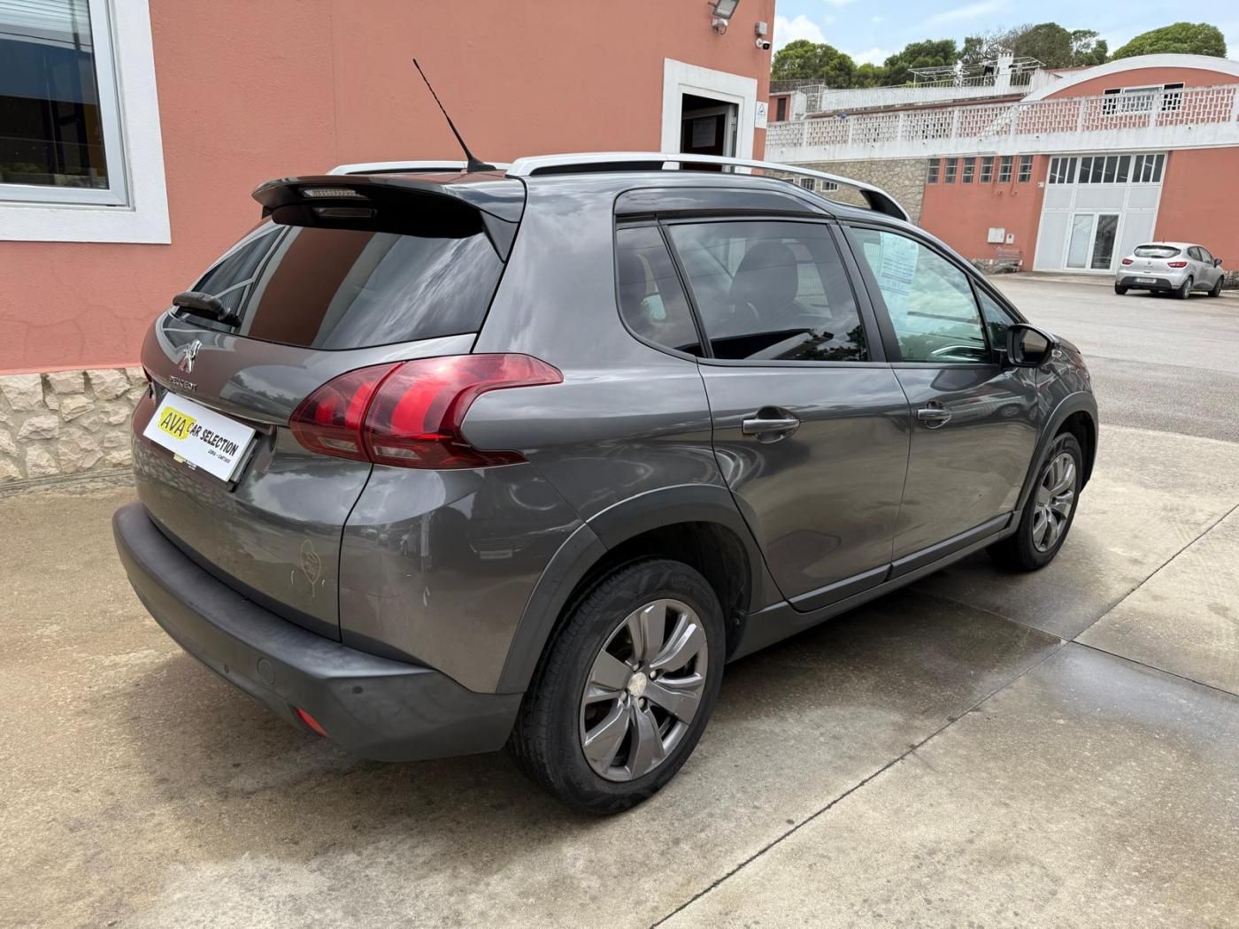 Peugeot 2008 1.2 PureTech Signature