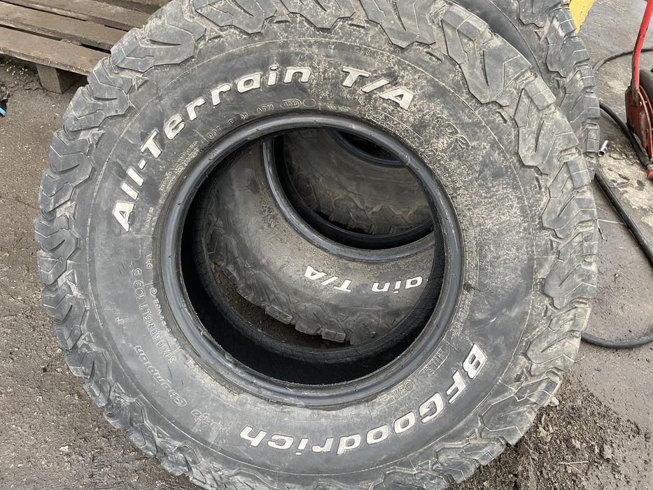Колеса гума 6X139.7 r15 є 4шт