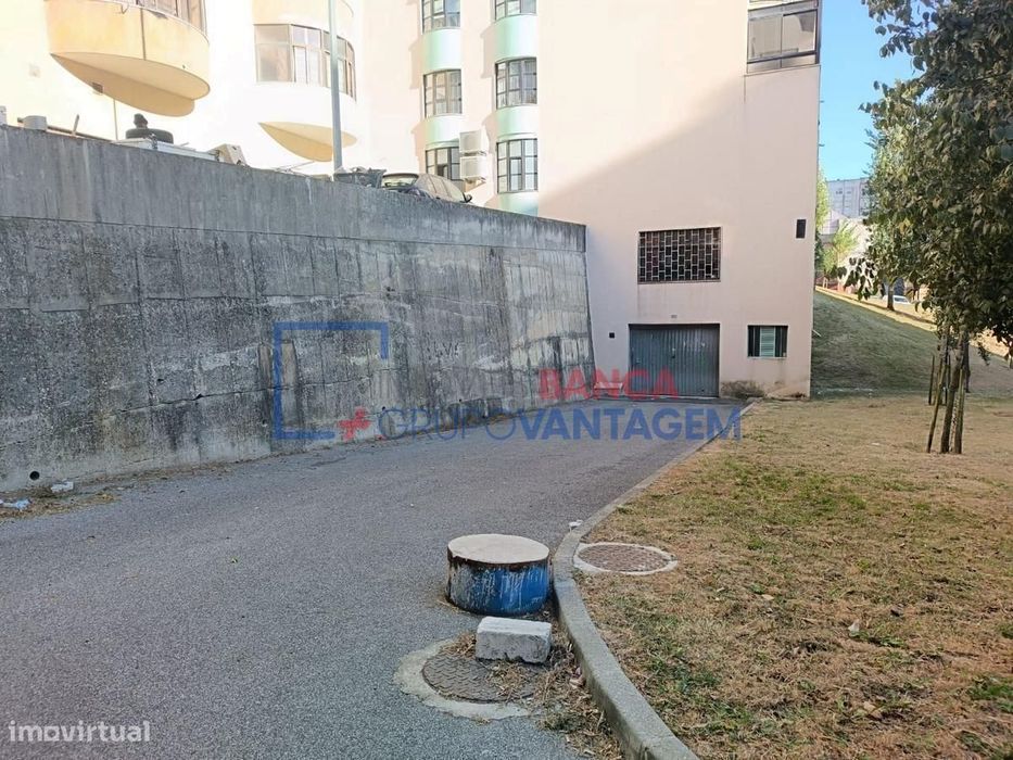 Lugar De Parqueamento Na Tapada Das Mercês