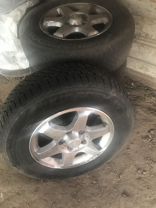 Продам диски в комплекті з літньой резиной 215/70R15