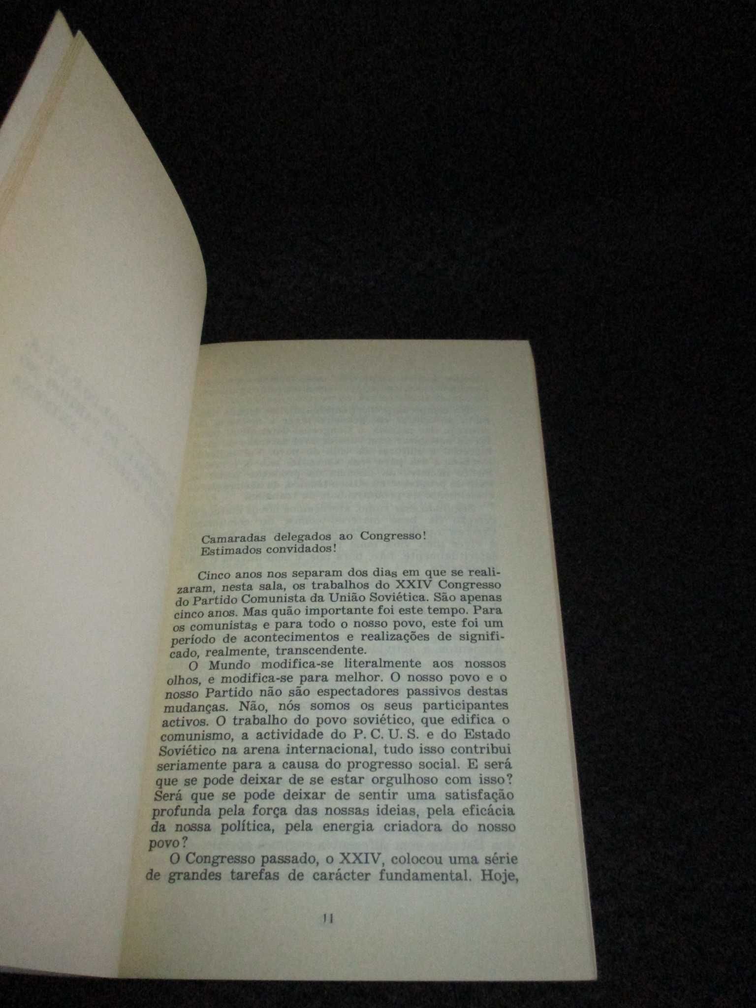 Livro Relatório do Comité Central do PCUS Leonid Brejnev