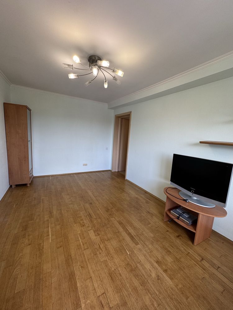 Продам 2 кім квартиру Березняки, вул Івана Миколайчука, 17/2