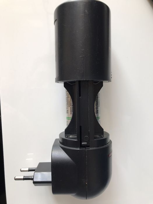 Зарядное устройство Philips compact battery charger PNC 311