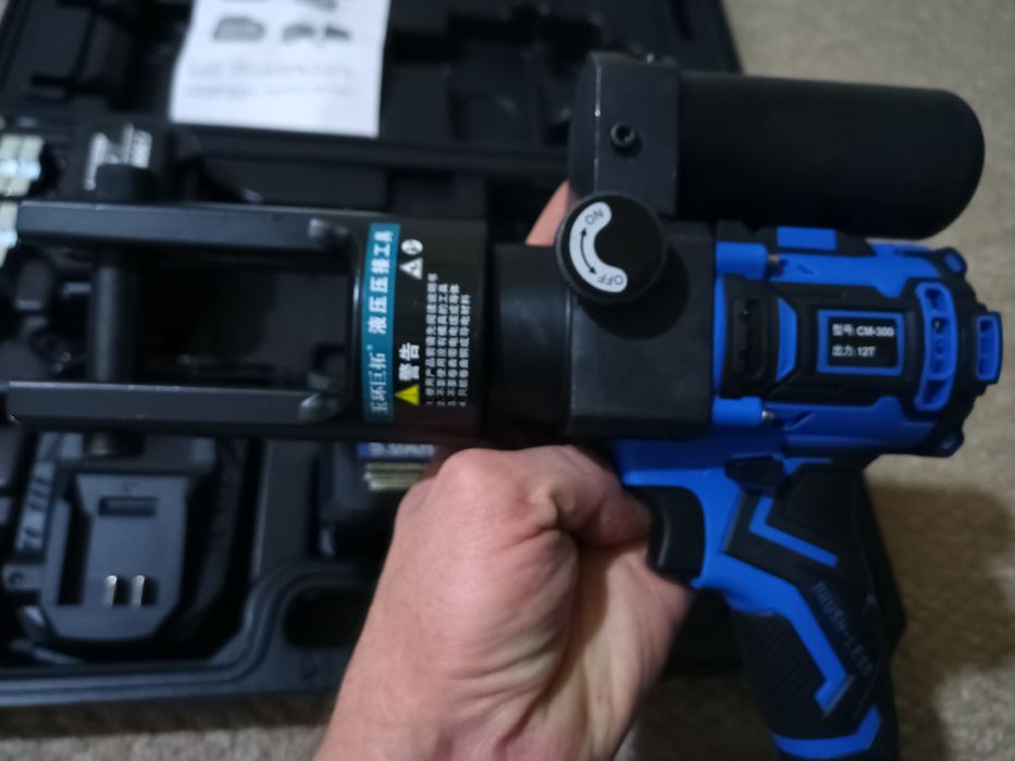 Інструмент гідравлічний прес для обтиску клем CM300