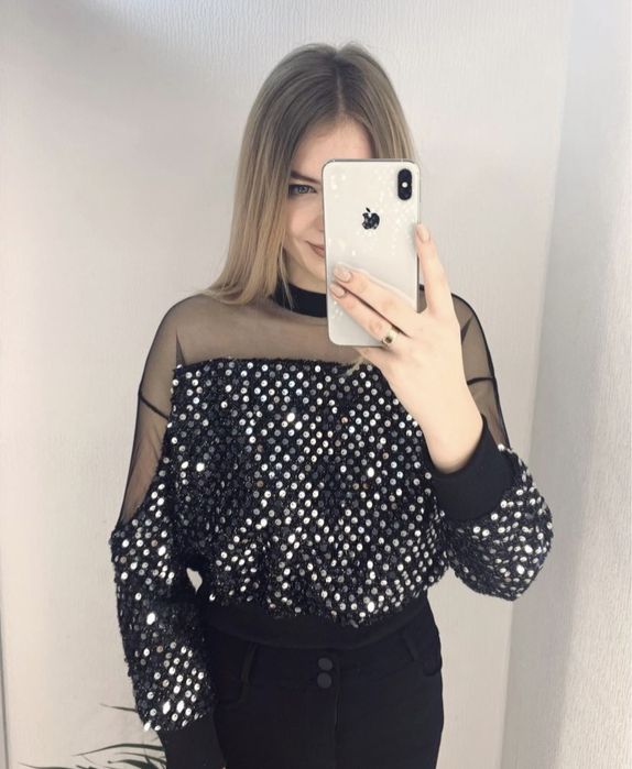 Кофтинка з паєтками