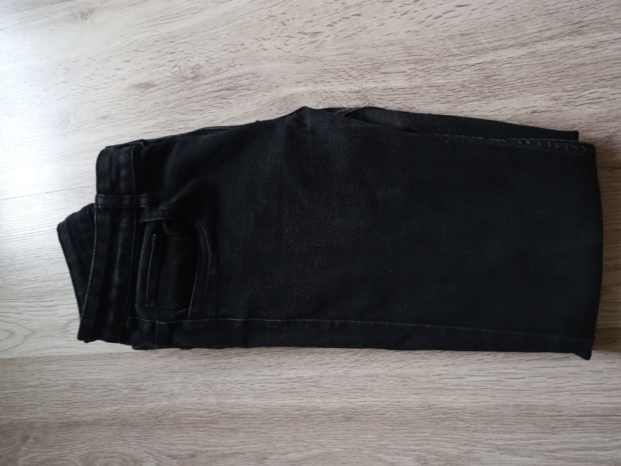 Czarne spodnie chłopięce 158 cm