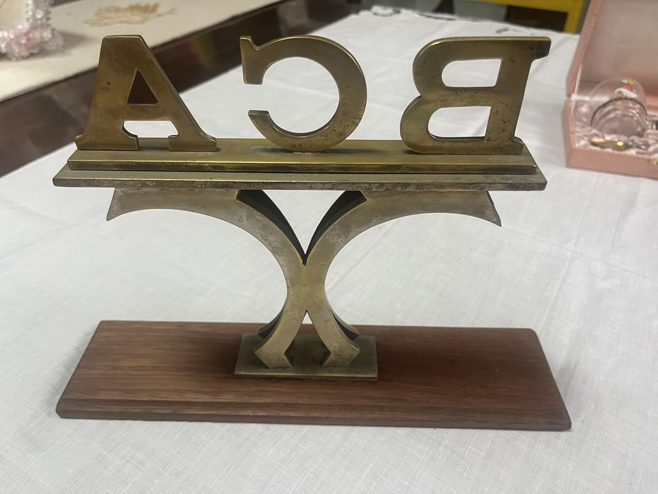 Banco Comercial de Angola em bronze anos 60 excelente estado