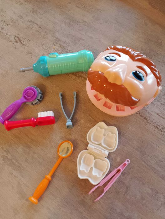 Ciastolina Play-Doh dentysta