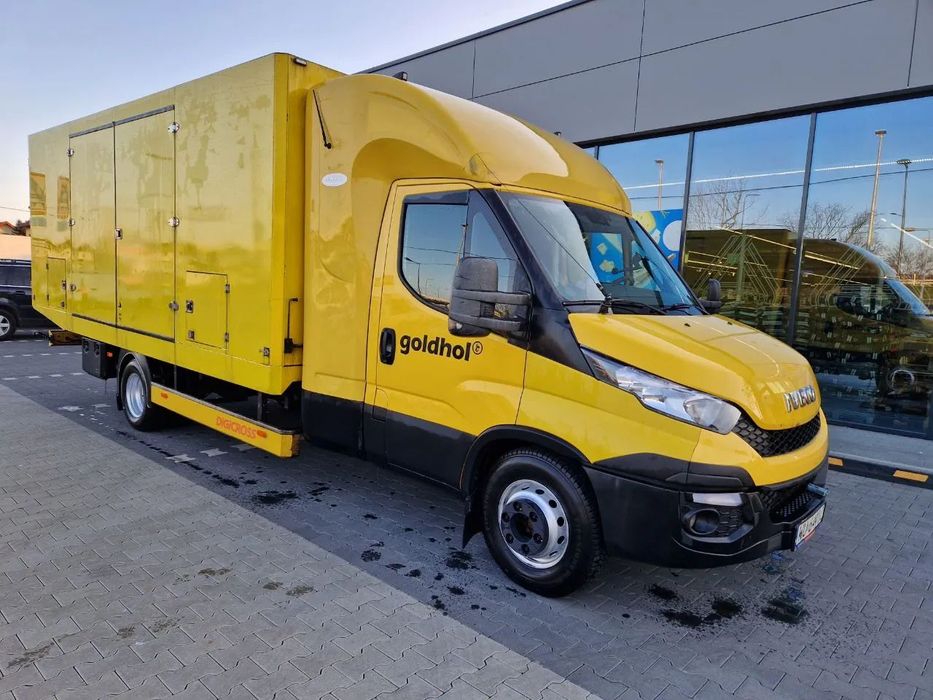 Iveco 70C17  Laweta zabudowana , kontener aluminiowy, stalowa płyta hydrauliczna