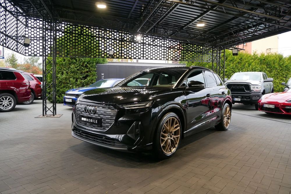 Audi Q4 e-tron BezwypKrajowyASOIwłS-Line282KMHeadUpAlcantaraNaviRadarLEDCamParkSense