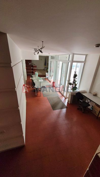 Продам в центре офисное помещение 92000$