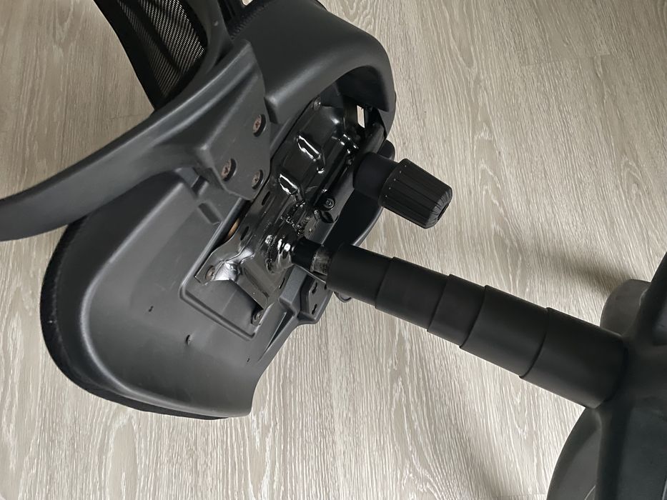 Офісне крісло стілець на колесах стул офисный кресло крестовина газлиф