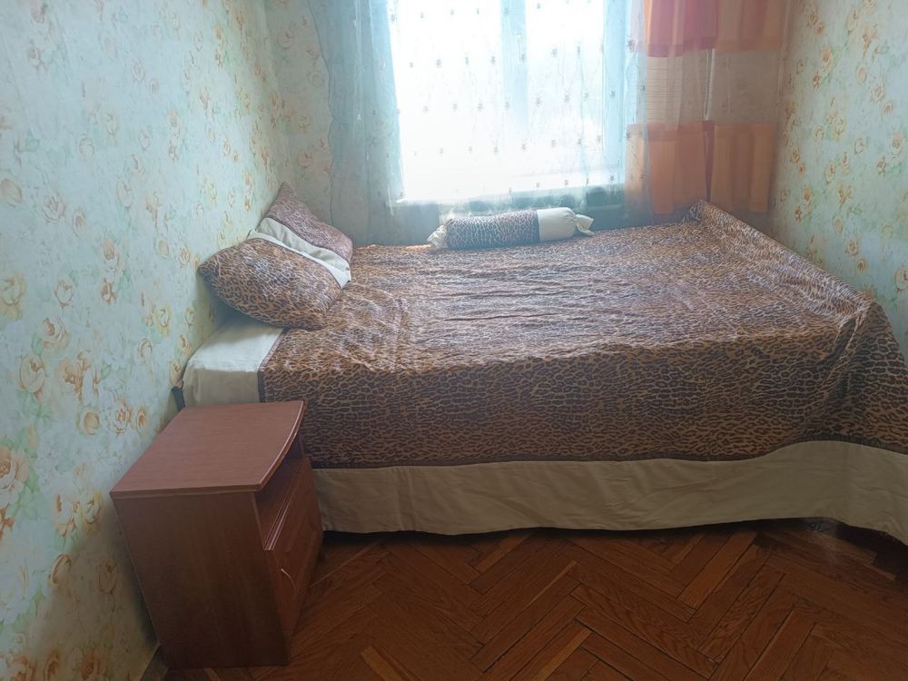 Здам трьохкімнатну Київ вул. Олени Теліги 17