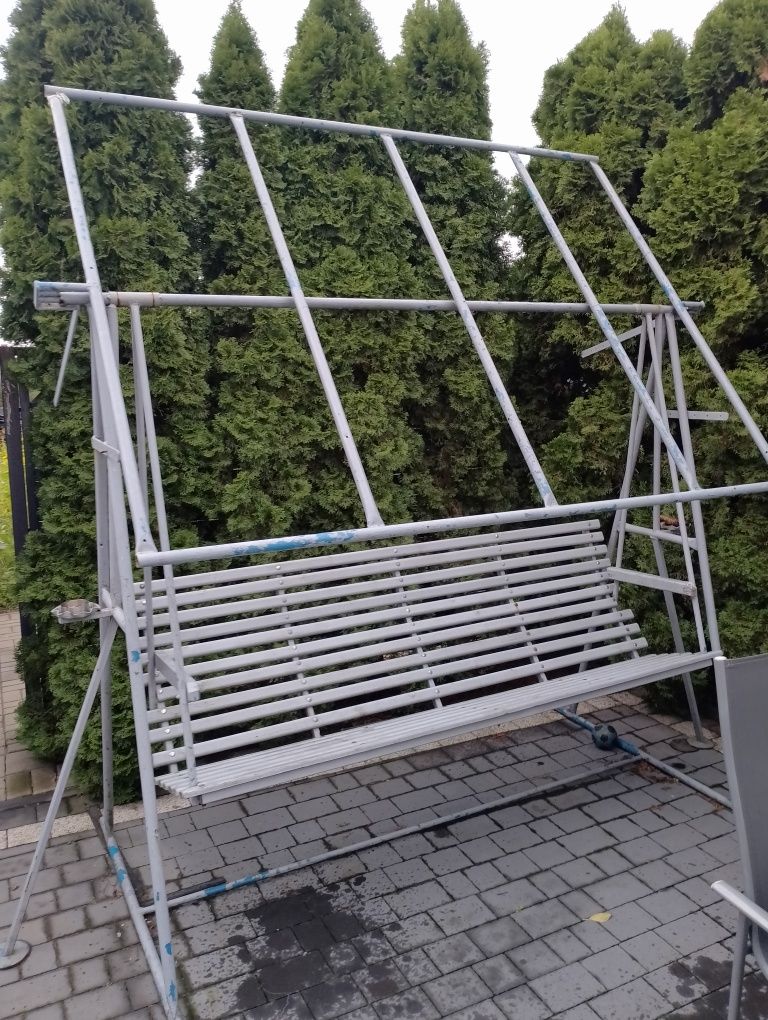 Huśtawka ogrodowa duża.
