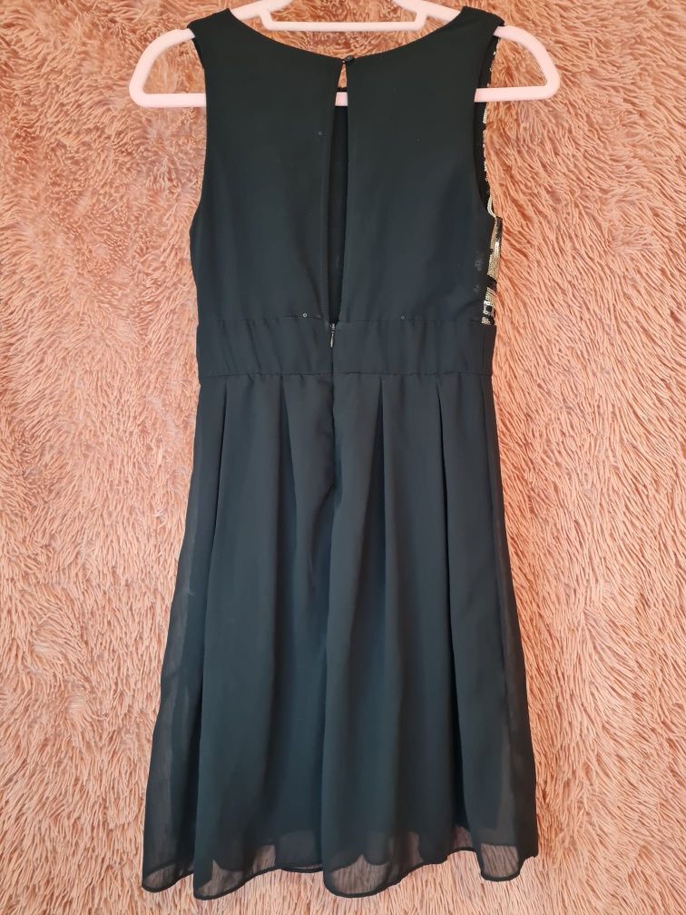 Czarna długa sukienka z cekinami w rozmiarze S