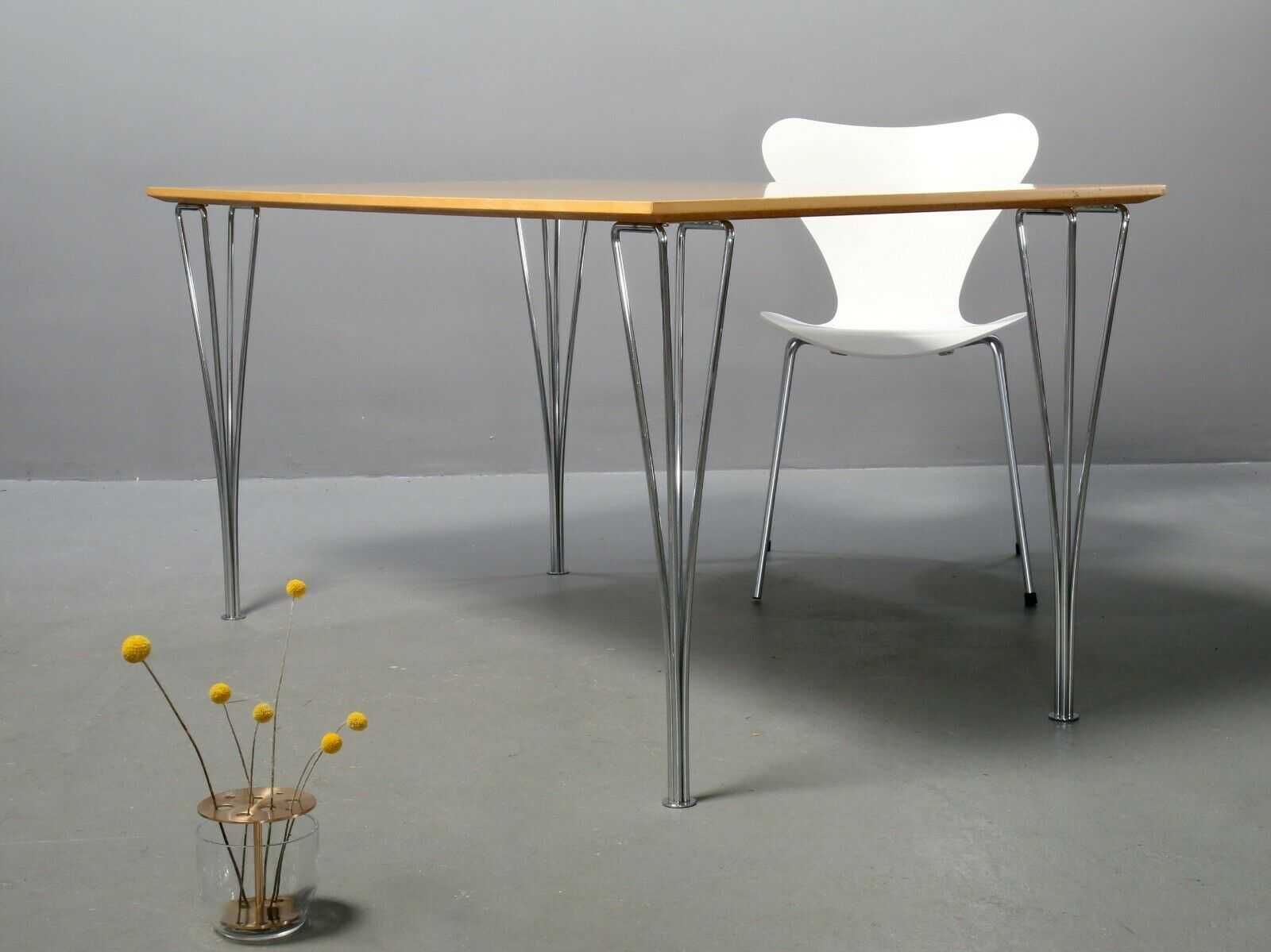 Stół duński proj. Arne Jacobsen dla Fritz Hansen / klasyk design