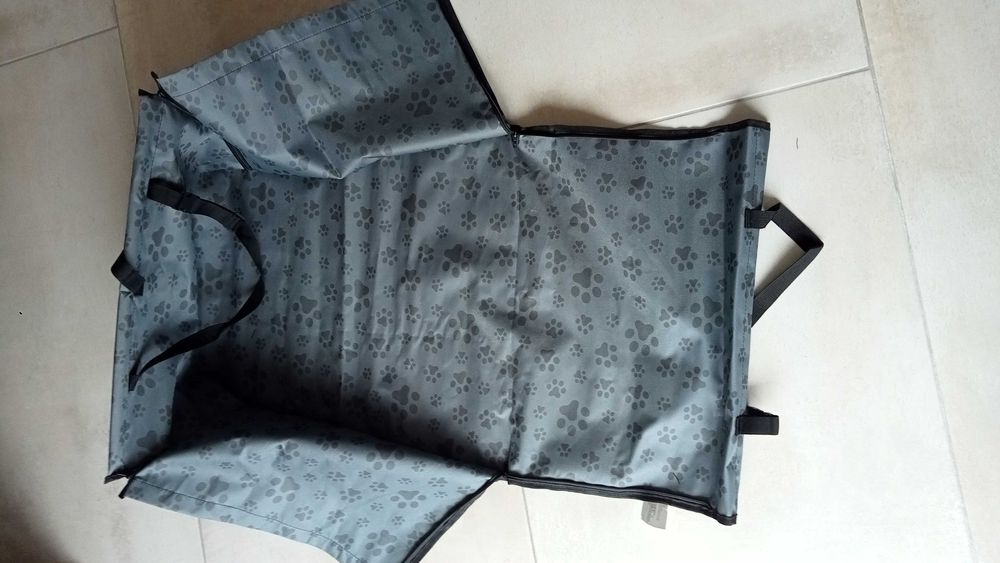 Transporter/mata dla zwierząt rozkładany 122cm x 124cm