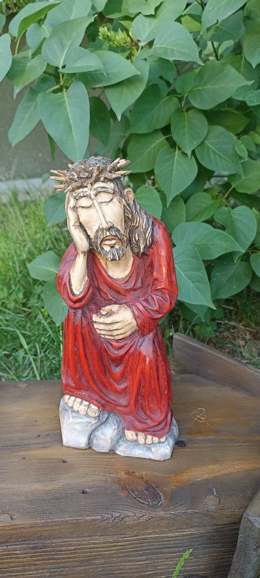 JEZUS Frasobliwy w kapliczce